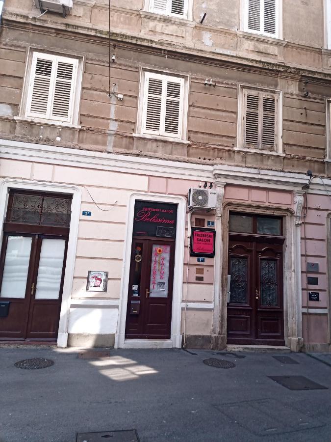 Old City Center Rijeka Luaran gambar